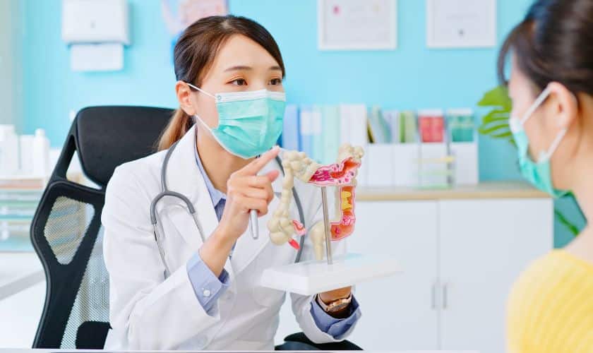Dentist-aware-the-patient-about-oral-cancer